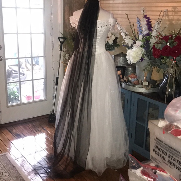 Beautiful black chapel veil with comb - Picture 5 of 5